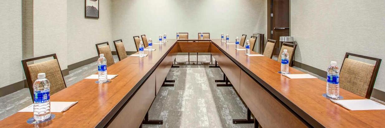 IL514MeetingRM02_1.jpg